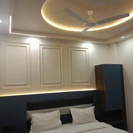 Hotel The C G Villa Just A Minute Away From New Delhi Railway Station And Connaught Place